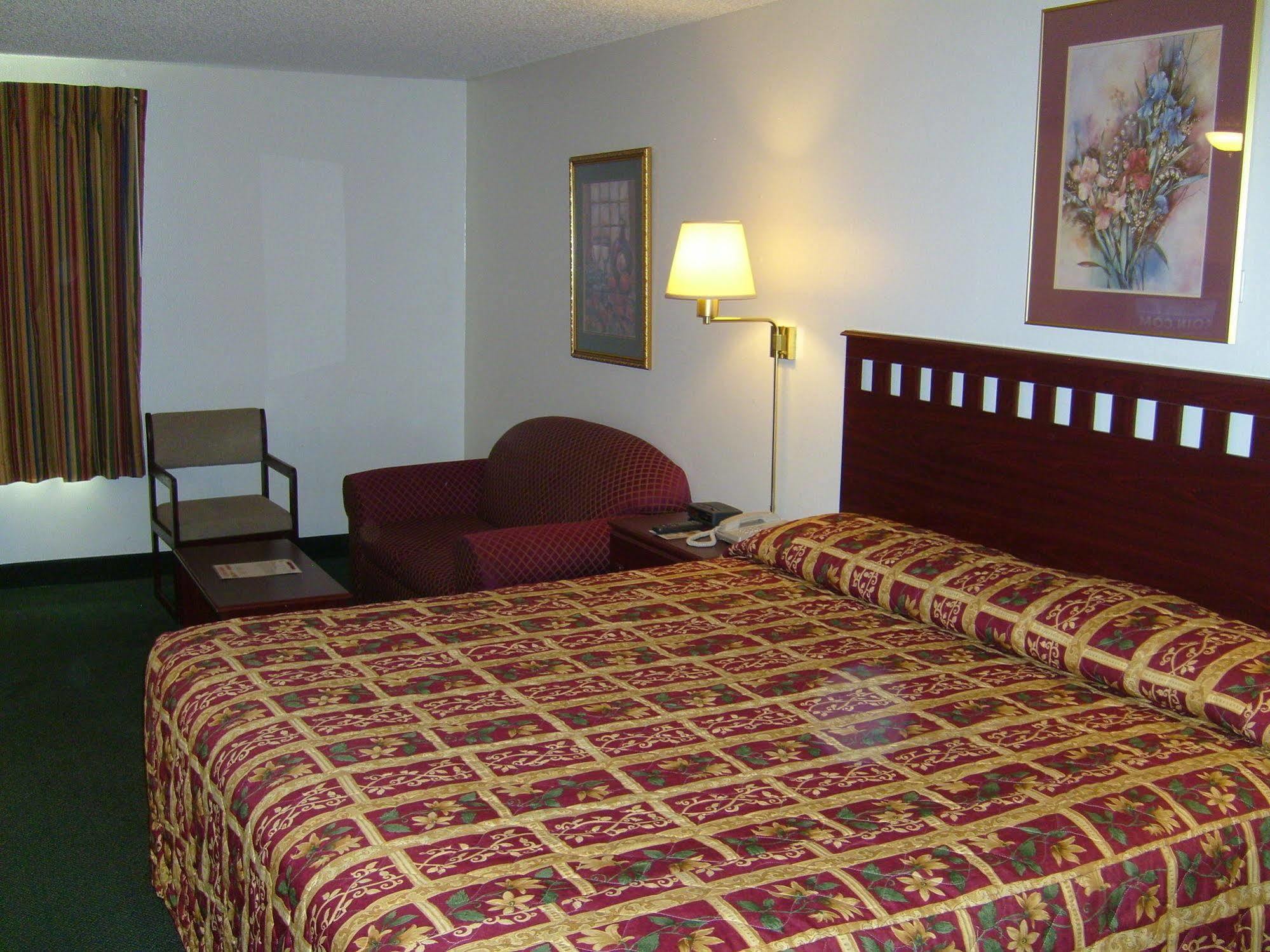 Shanico Inn Lebanon Bagian luar foto