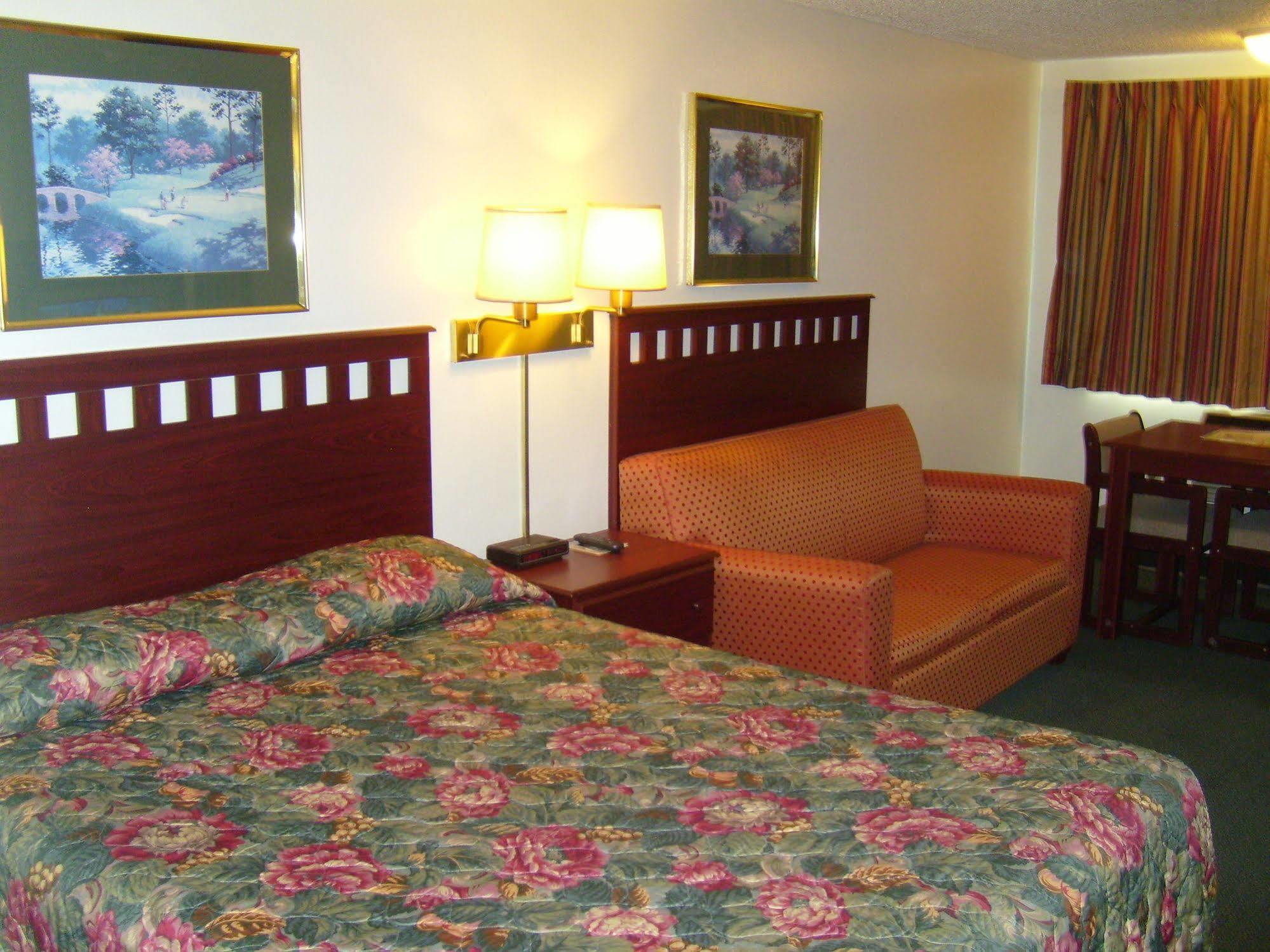 Shanico Inn Lebanon Bagian luar foto