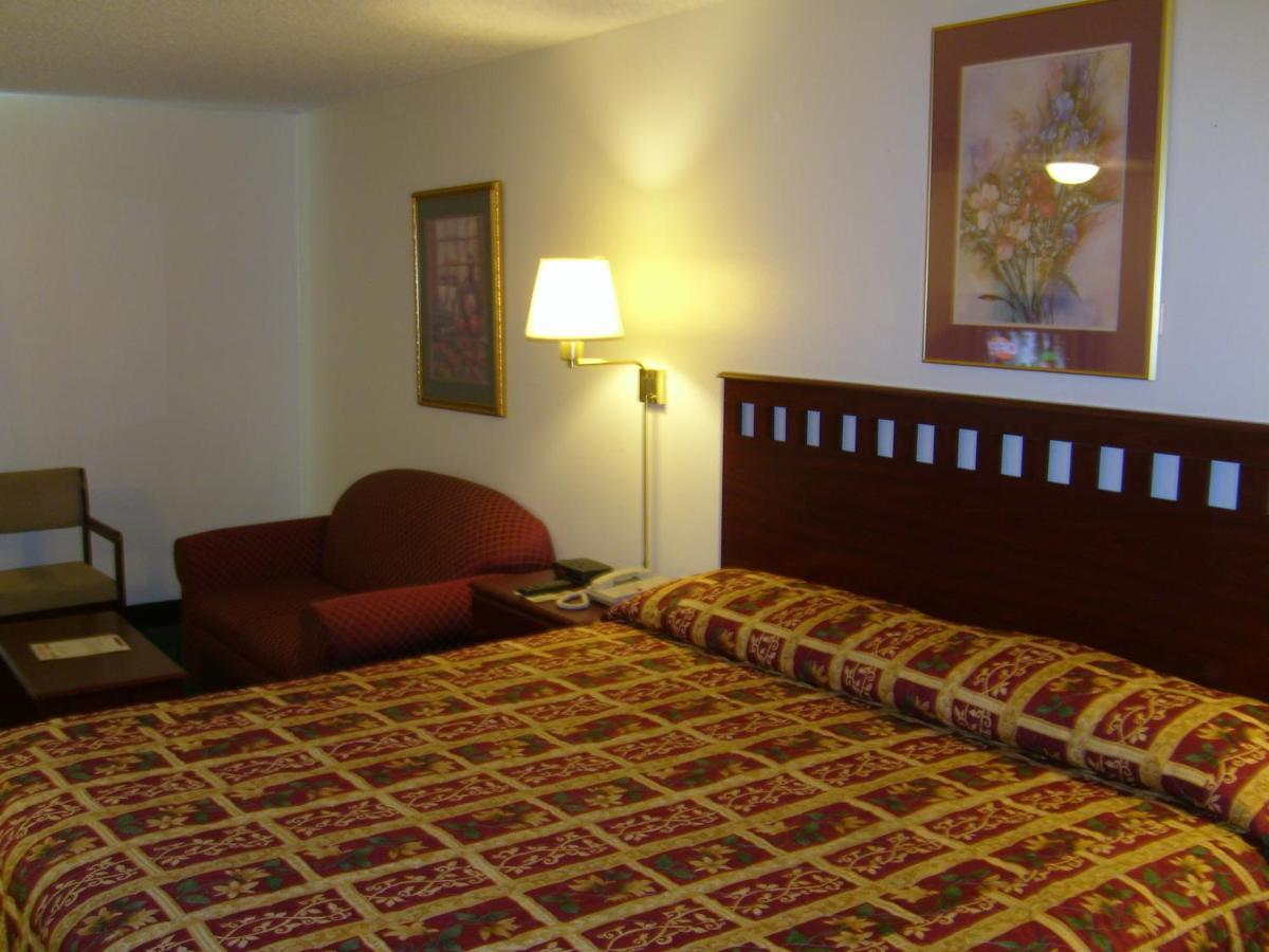 Shanico Inn Lebanon Bagian luar foto